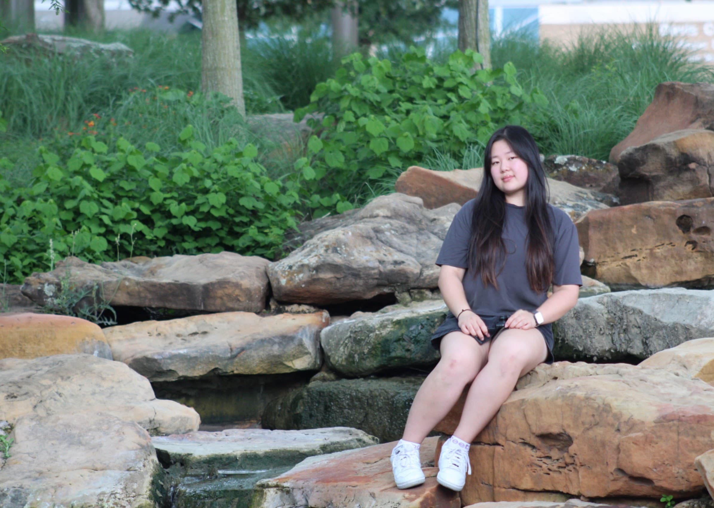 Bonnie Tsoi Blurred Background