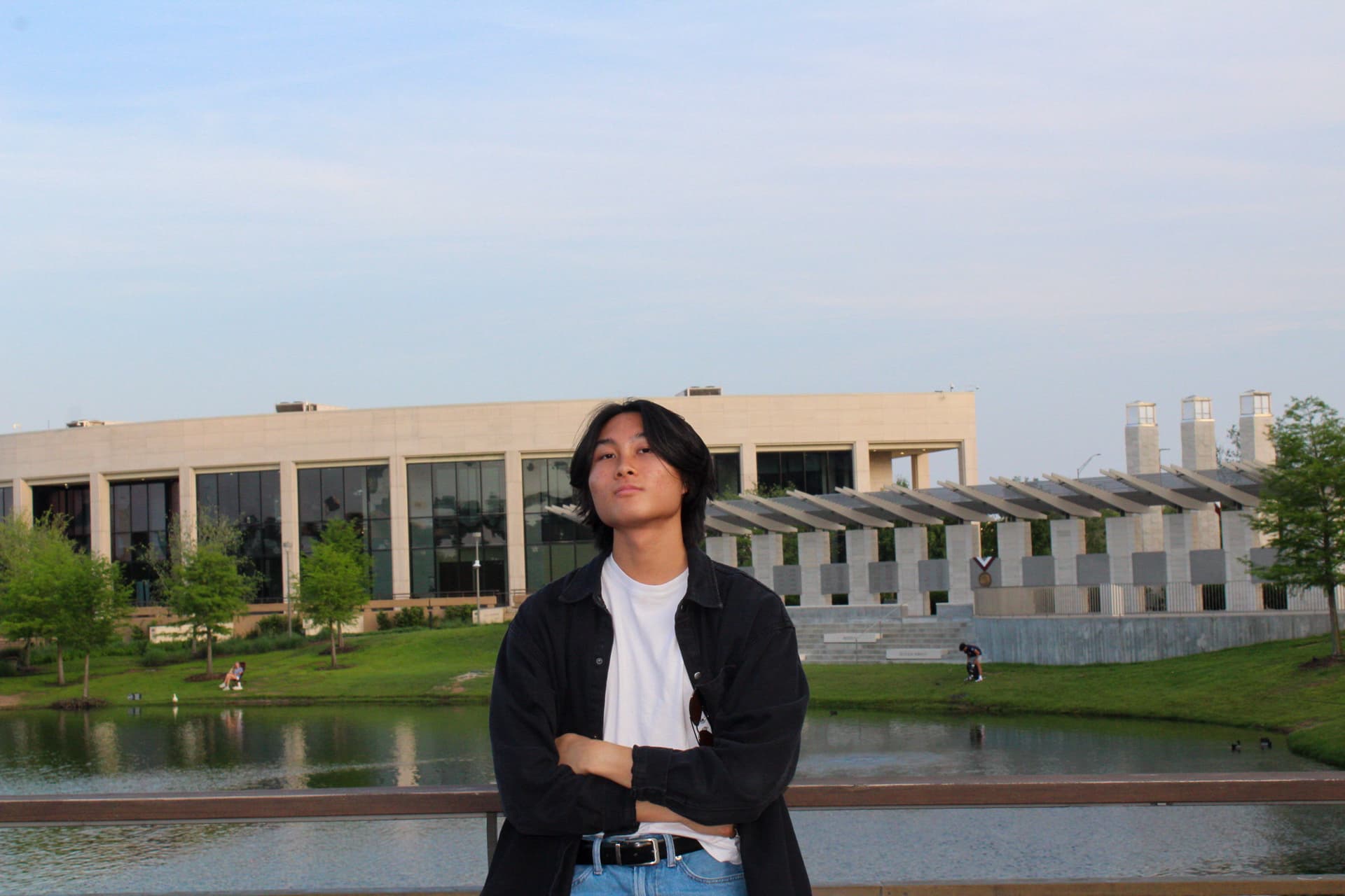 Dominic Hidayat Blurred Background