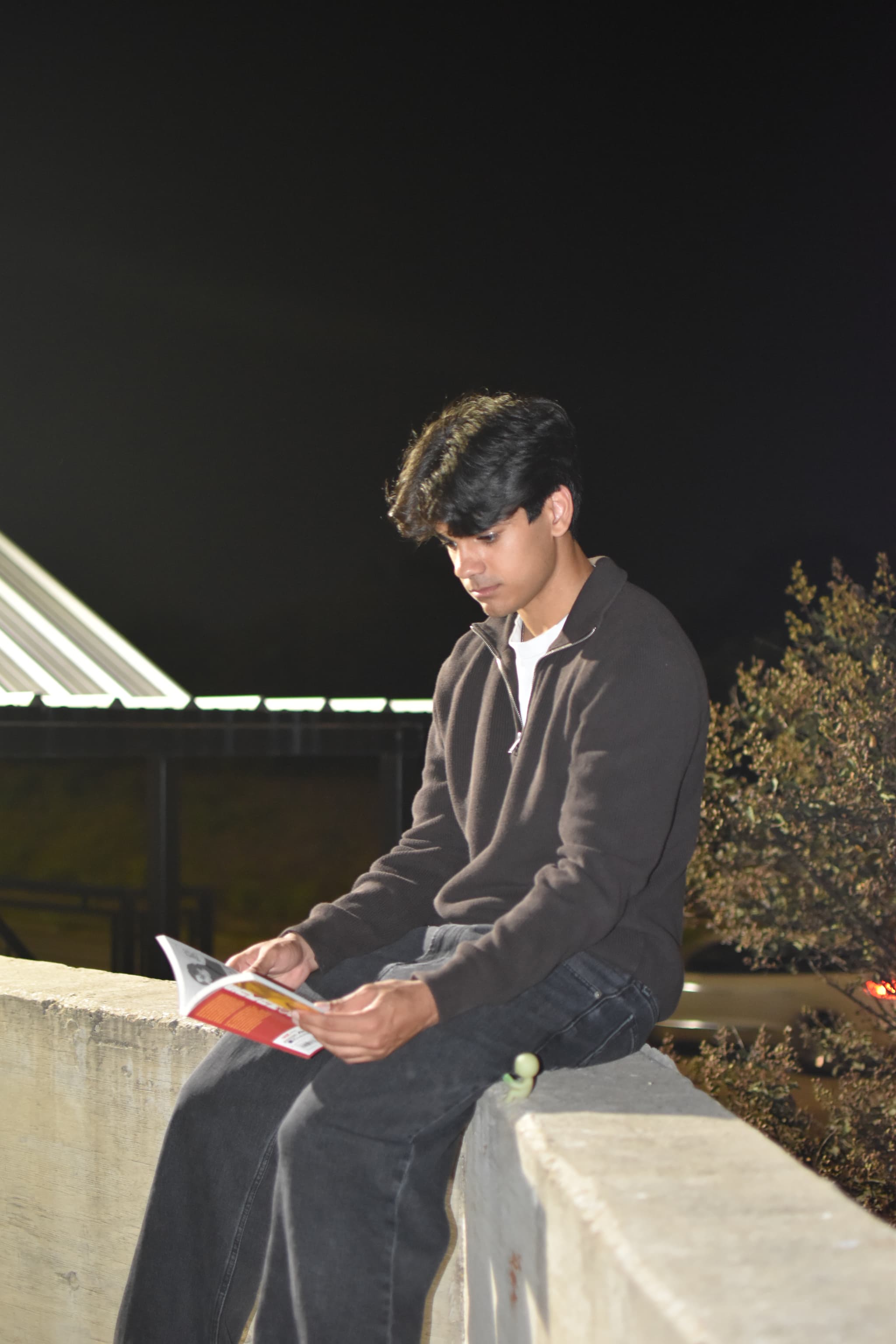 Aryan Bandi's Full Image
